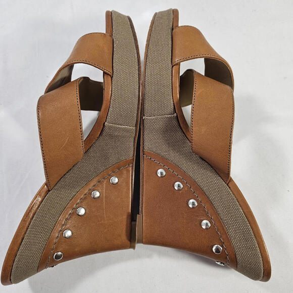 Michael Kors Benny Flip-Flop Wedge Sandal Size 7 M Brown Gold Studded - Picture 10 of 10